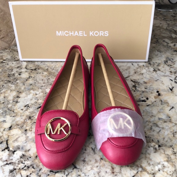 NIB Michael Kors Lillie Fulton Flats Berry SZ 9.5 - Picture 1 of 7